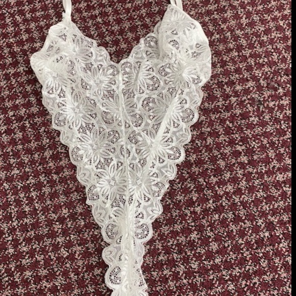 Beautiful Satin Smooth Lace and Meshed Skirt - Picture 4 of 8